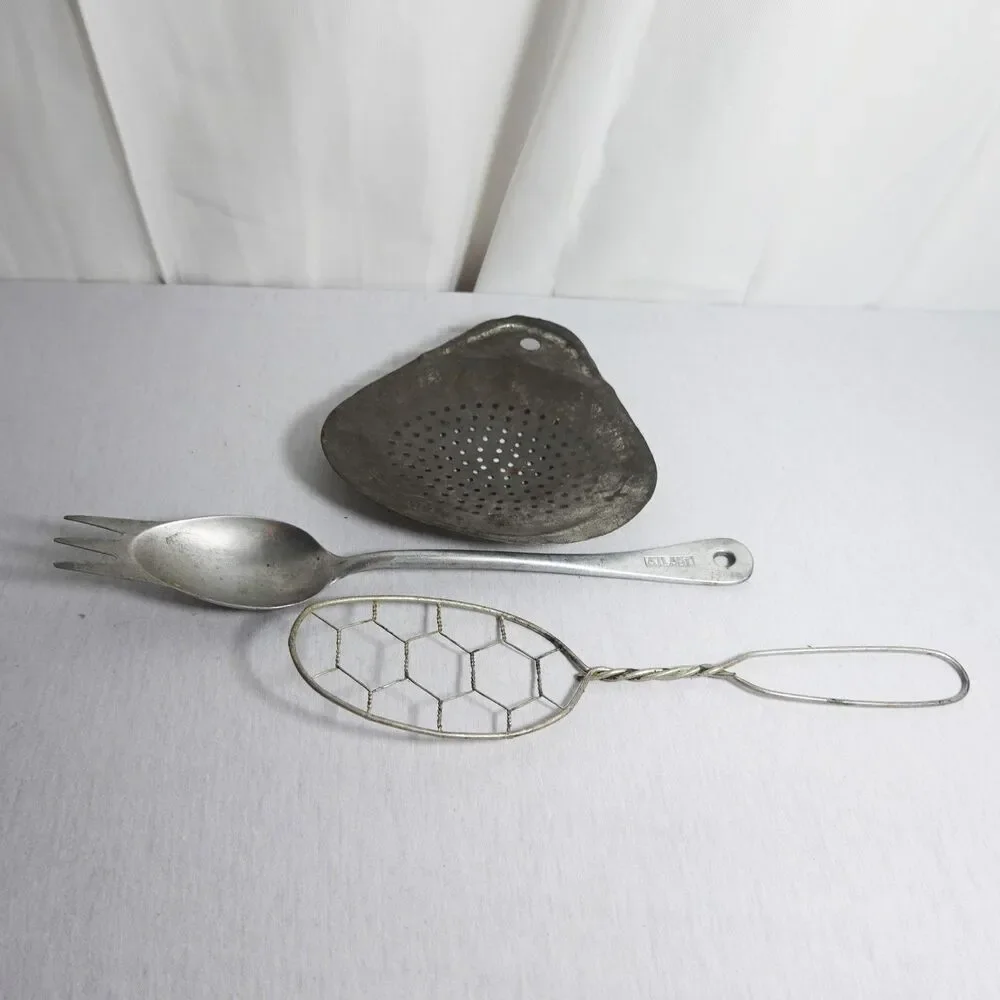 Vintage Wire Kitchen Utensil Oval Shaped Wire Wisk Strainer Egg Beater